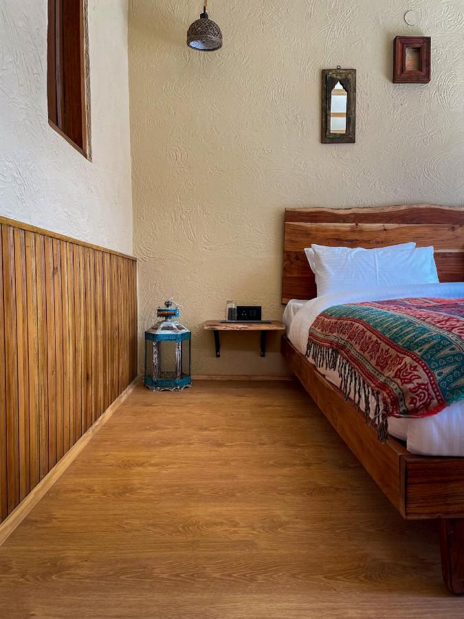 La Hault Hotel Sissu Buitenkant foto