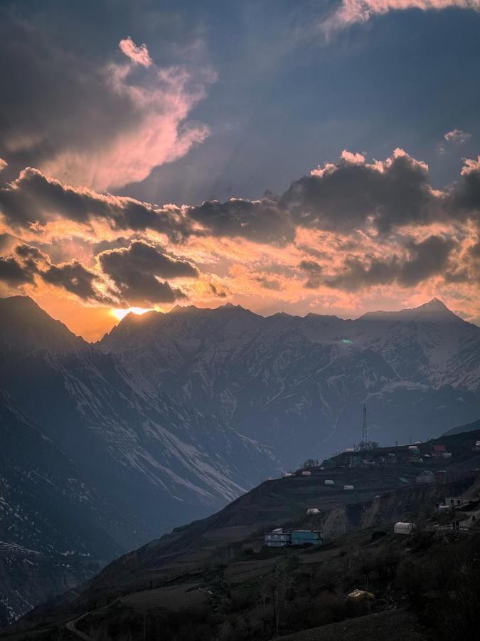 La Hault Hotel Sissu Buitenkant foto